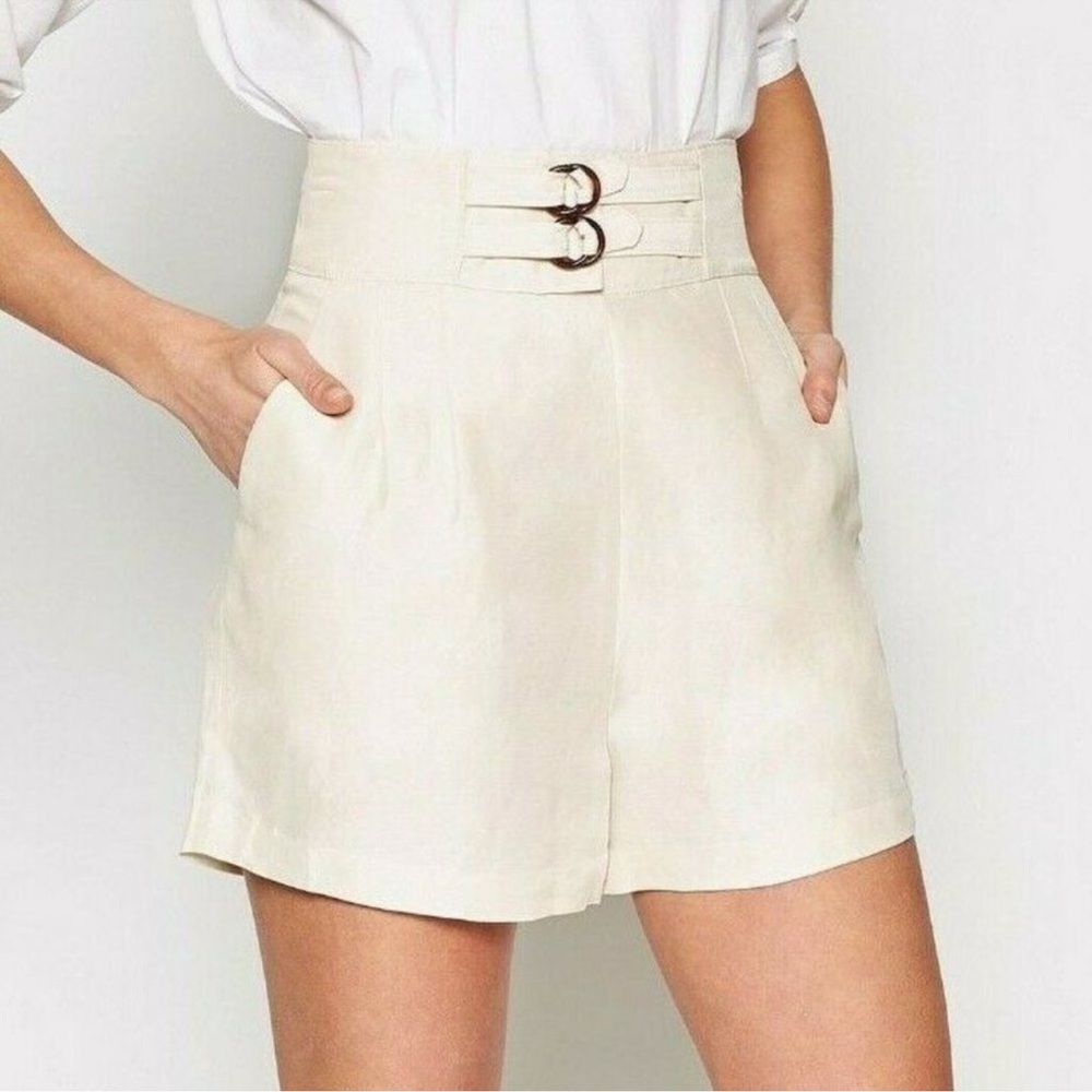Joie highwaisted cream beige shorts with double buckles